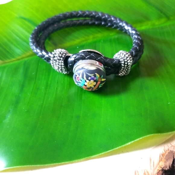 Braided leather cuff Bracelet - Picture 1 of 7